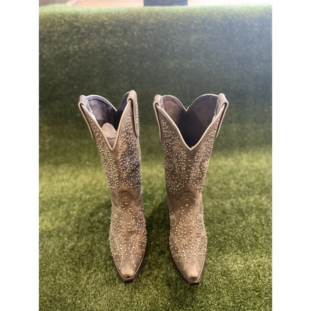 Cowgirl Boots Women’s Size 8M Studded Embroidered Floral Gray